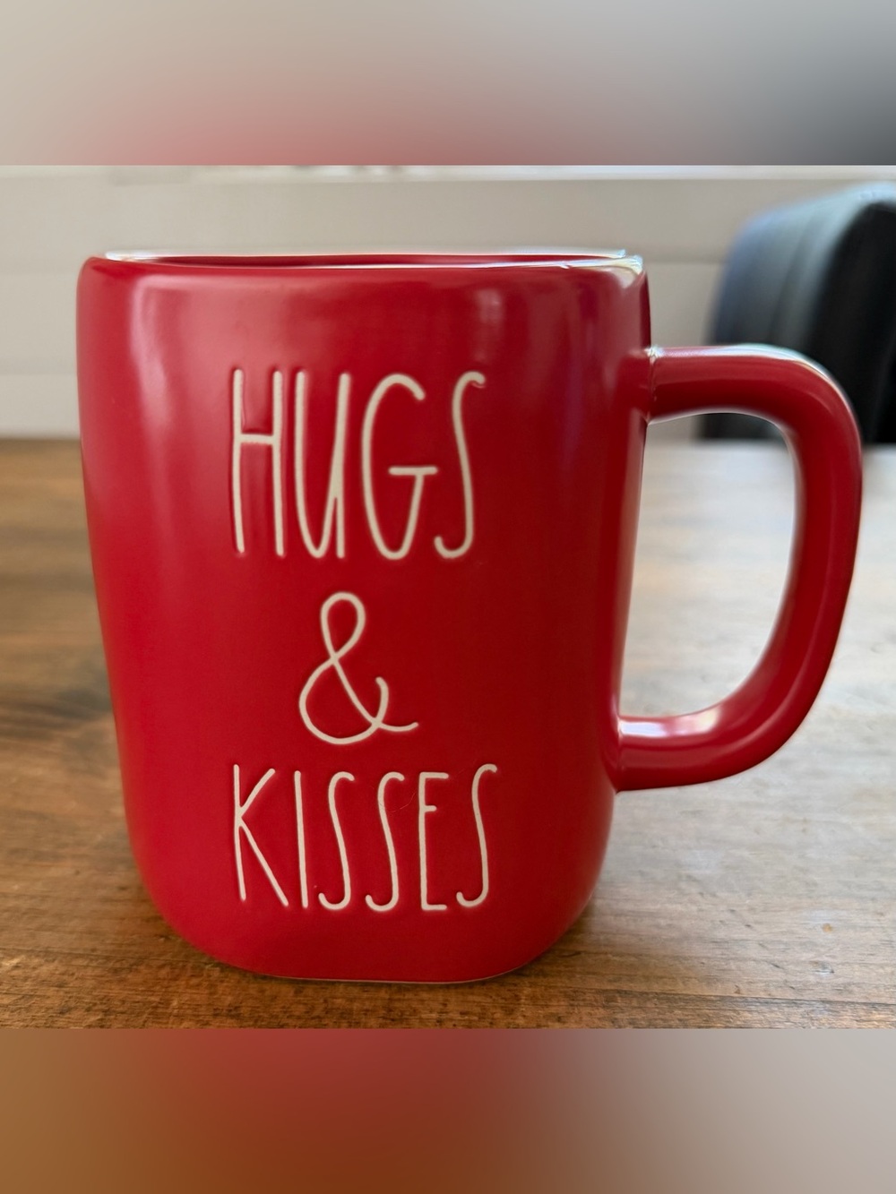 Rae Dunn “Hugs and Kisses” mug - Picture 1 of 4